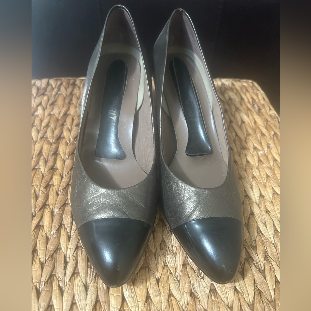 Vintage Easy Spirit Bronze Pumps